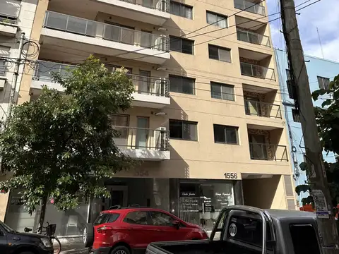 HERMOSO PISO DE 4 AMB. 5 PISO AL FRENTE CON 2 COCHERAS CUB. Y BAULERA GRUPO ELECTROGENO