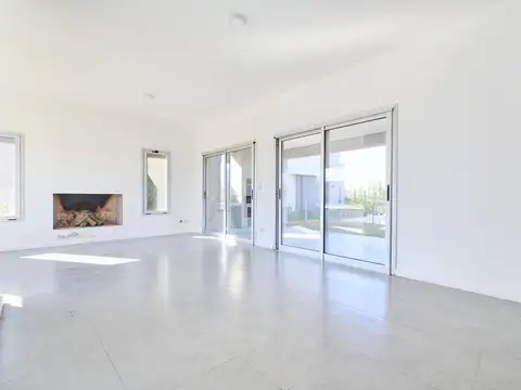 Casa 6 ambientes con 3 baños