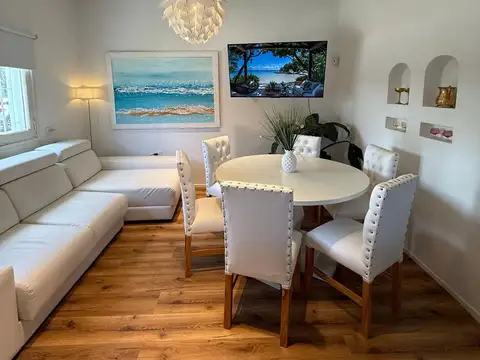 CASA EN VENTA RECICLADA Y AMOBLADA NUEVA FISHERTON