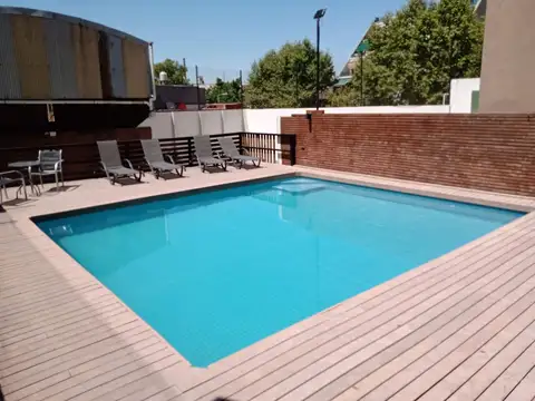 EXCLUSIVO PISO 5 AMBIENTES EN EDIFICIO CON PISCINA, SOLARIUM, CANCHA DE PADDLE, SEGURIDAD Y COCHERA.