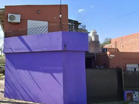 CASA EN VENTA - OPORTUNIDAD!