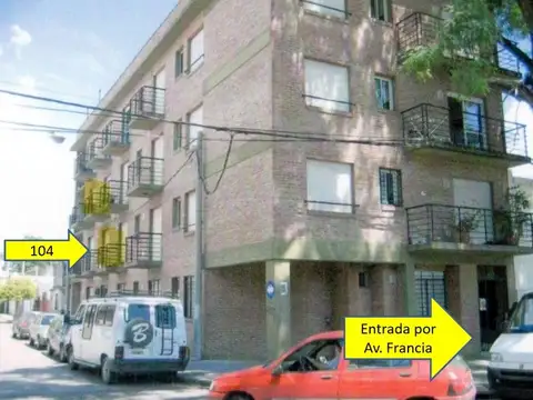 Avenida Francia 400, Piso 1