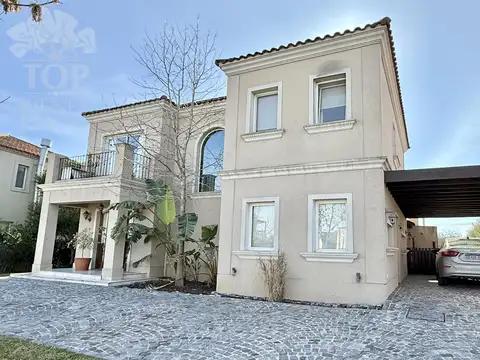 Casa 6 ambientes con 4 baños