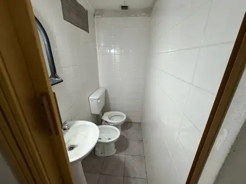 GALPON ALQUILER PARQUE AVELLANEDA 230 METROS