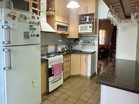 Casa en Venta en La Plata [Cod: ]