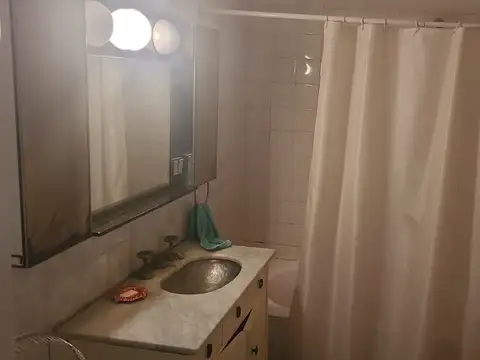 Casa en Venta en Vicente Lopez Vias / Maipu, USD 350.000