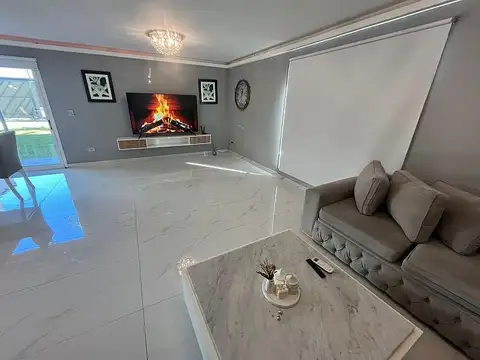 Casa en Venta con 1 cochera