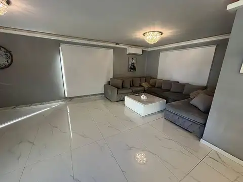 Casa 6 ambientes con 4 baños