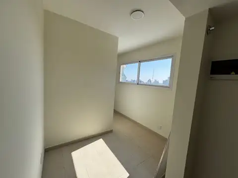 Sarmiento 1400, Piso 6