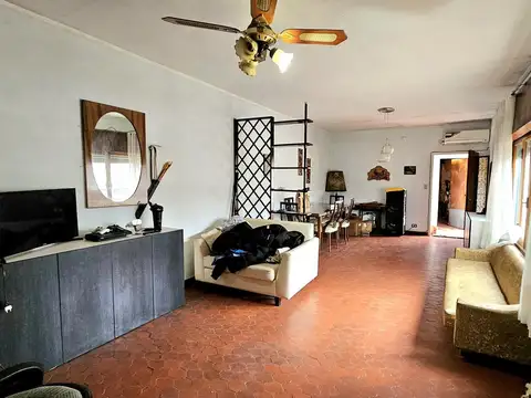 Casa de dos plantas con posibilidad para dos familias