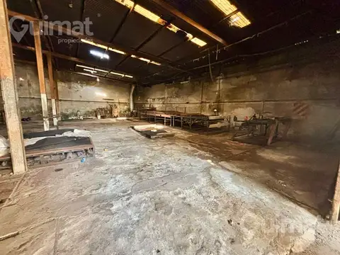 Galpon en Venta 42  mts Fondo