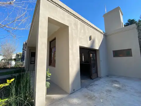 Casa 4 ambientes con 1 baño