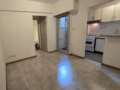 Valentín Gómez 3800, Piso 1