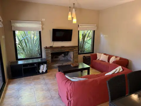 Casa en Alquiler Temporal en Pueblo San Jose, USD 1.450