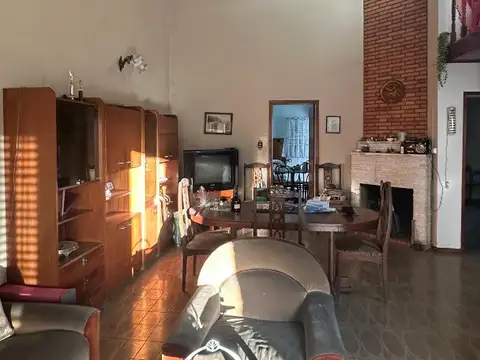 Chalet 3 ambientes con terreno adicional – Temperley  APTO CREDITO