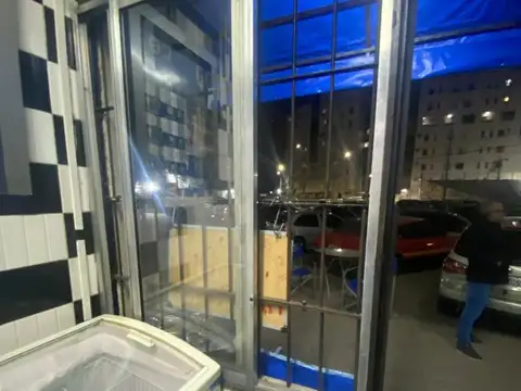 SE VENDE LOCAL EN BARRIO PIEDRABUENA