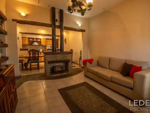 CASA 4 AMBIENTES CON GARAGE