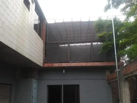 Casa 5 ambientes con 4 baños