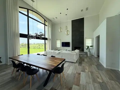 Casa en Alquiler de 3 dormitorios