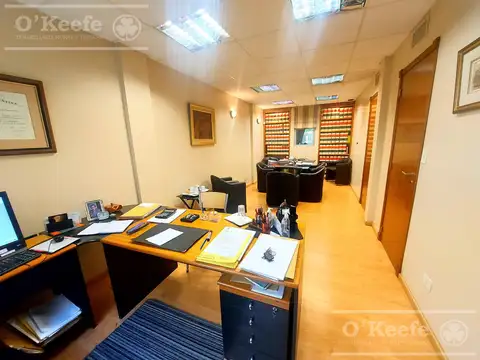 Oficina en Venta con 1 cochera