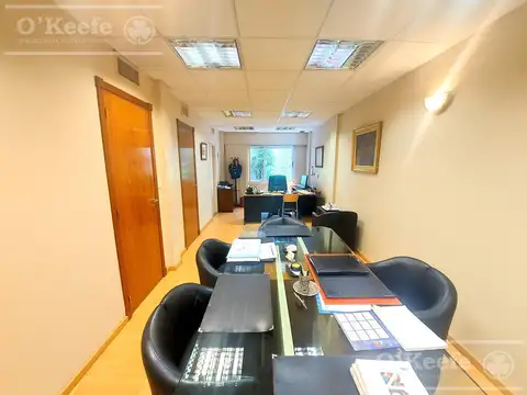 Oficina 6 ambientes con 2 baños