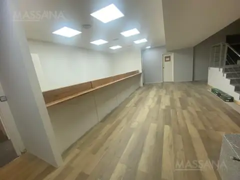 Venta  Y Alquiler de oficina de 612m2 totales - 3 cocheras -Retiro