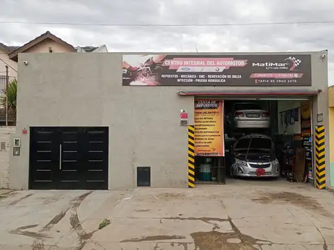 Casa + local en venta en Belen De Escobar