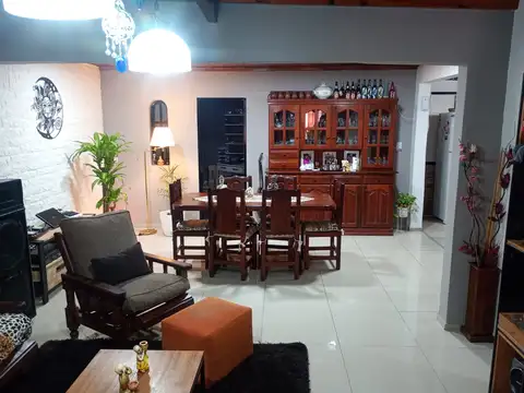 Casa + local en venta en Belen De Escobar
