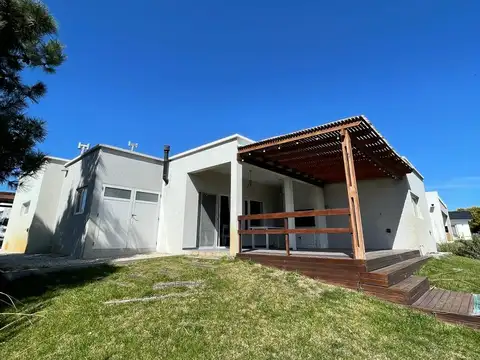 Venta| Casa| 5 Ambientes| Costa Esmeralda| Barrio Deportivo I