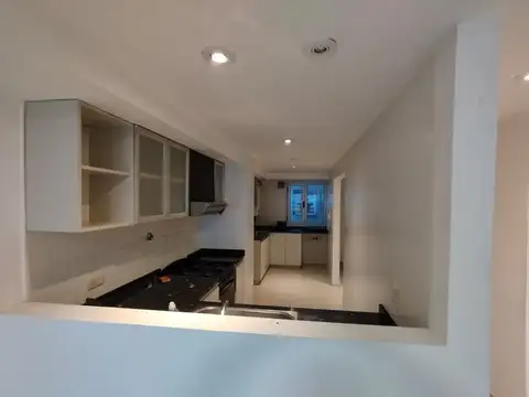 VENDO DEPARTAMENTO CON VISTA AL MAR TRES DORMITORIOS COCHERA DOBLE Y BAULERA