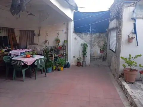CASA 3 AMBIENTES CON JARDIN Y TERRAZA