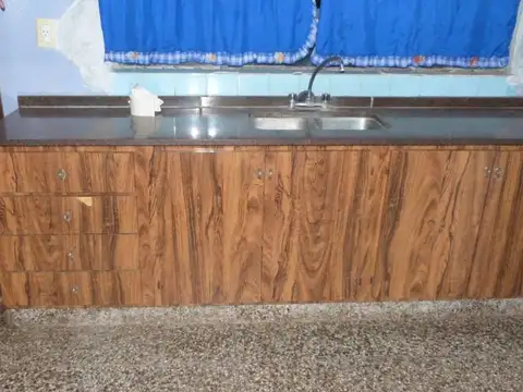 Casa 5 ambientes con 1 baño