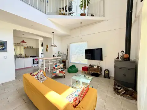 Casa en Alquiler con 1 cochera