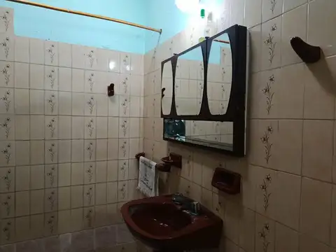 Casa 3 ambientes con 1 baño