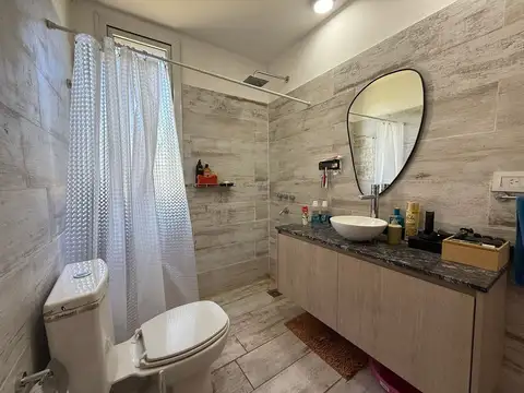 VENTA CASA 2 DORMITORIOS GALERIA Y PILETA UNQUILLO