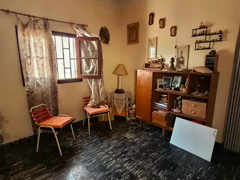 Casa 5 ambientes con 1 baño