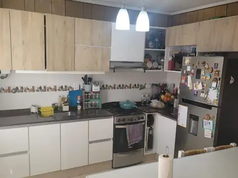 CASA LISTA PARA VIVIR EN BARRIO CONSTTUYENTES