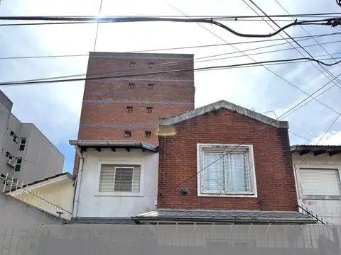 Gobernador Luis Monteverde 400, Piso 1