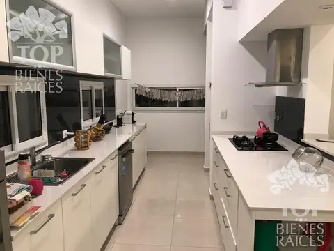 Casa en Venta al Este