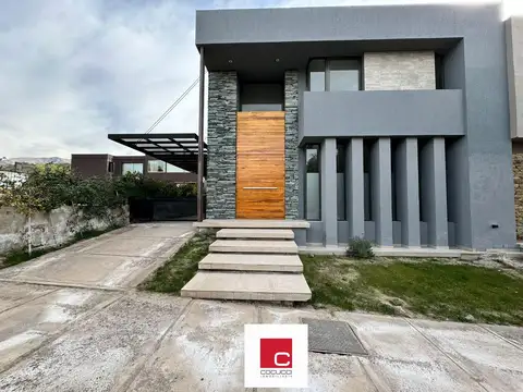 Casa en  VENTA EN EL PRESTIGIOSO BARRIO PRIVADO DALVIAN 