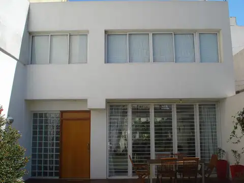 VENTA CASA 2 DORMITORIOS EN REPUBLICA DE LA SEXTA