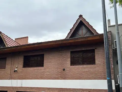 Duplex 4 amb c/cochera y 2 baños