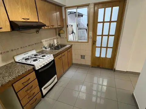 Depto Tipo Casa 4 ambientes con 2 baños