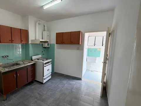 DEPTO 2 DORM ESCALERA 2 P CONTRAFRENTE - PICHINCHA