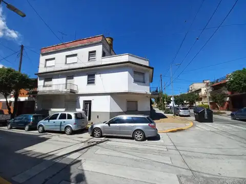 Casa en Lote Propio a Reciclar – Parque Avellaneda