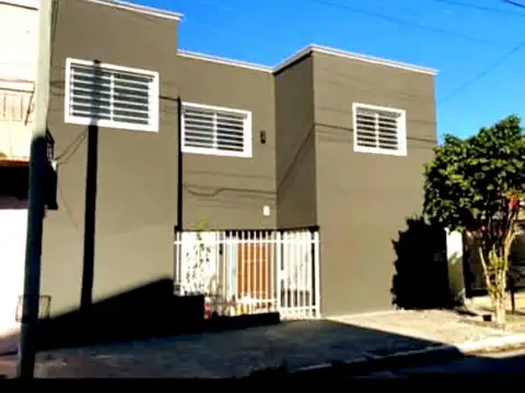 VENTA CASA DE CINCO AMB. VILLA LUZURIAGA  (SAN JUSTO)