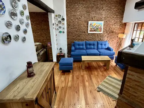 Casa en Venta con 2 cocheras