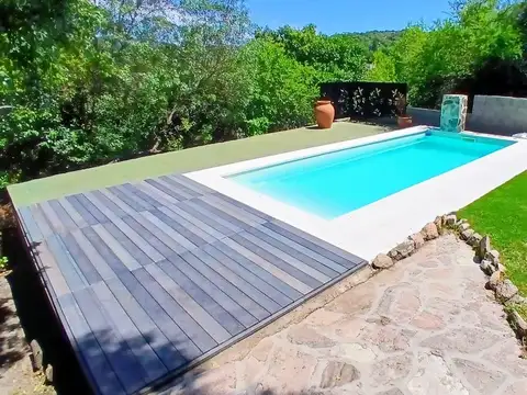 Casa 6 ambientes con 2 baños