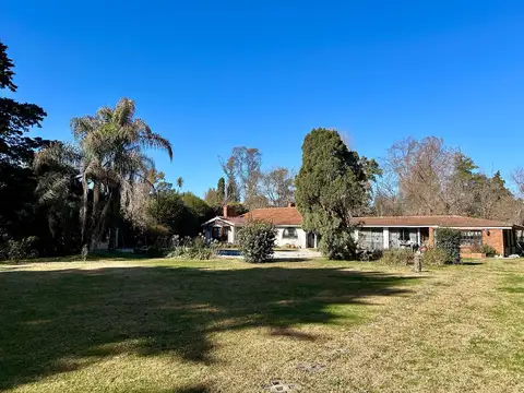 Casa 6 ambientes con 4 baños