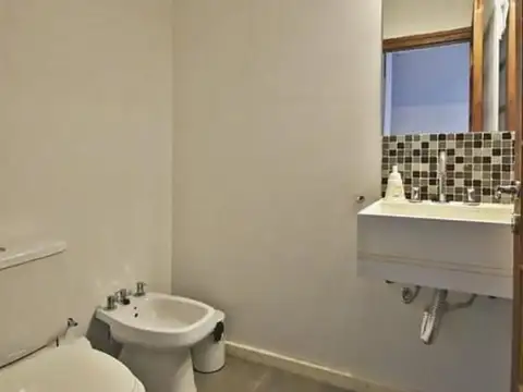 Depto Tipo Casa en Venta en Centro, USD 80.000